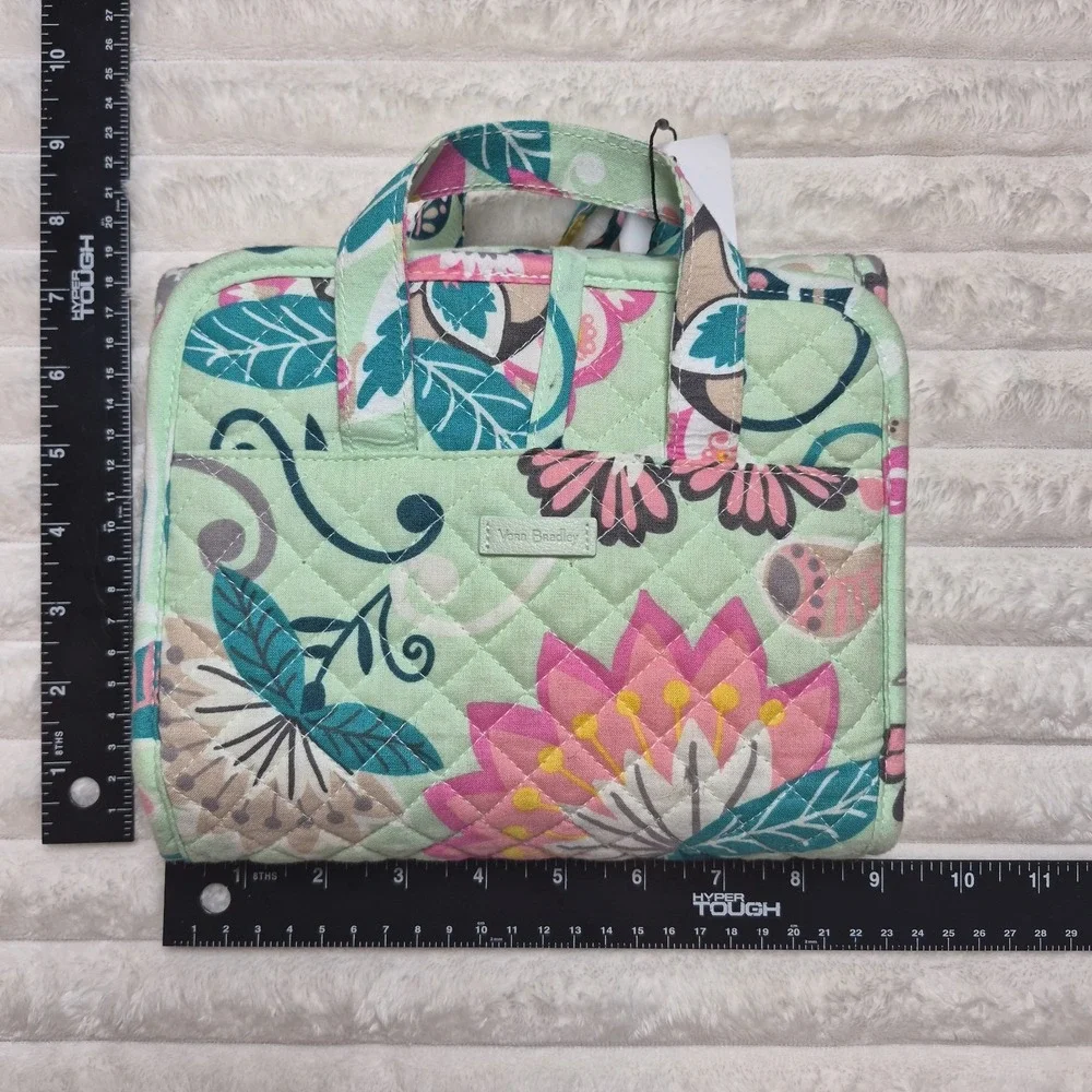 Vera Bradley Mint Flowers hanging quilted travel toiletry cosmetic bag